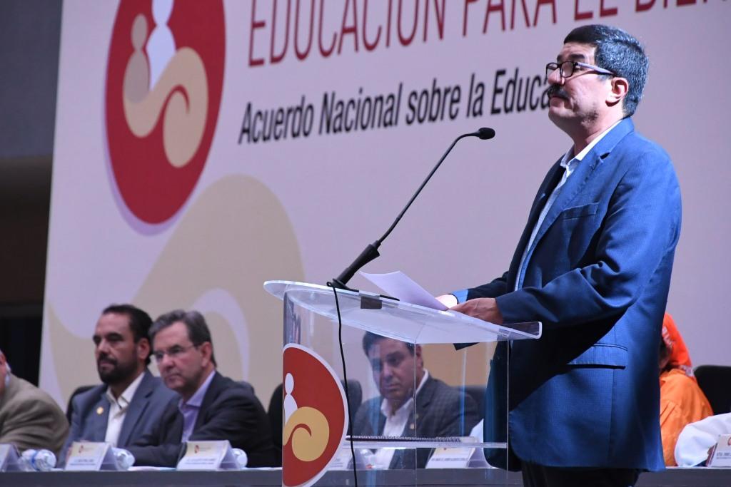 El mandatario señaló que se debe modificar la reforma educativa, pero no cancelarla completamente.