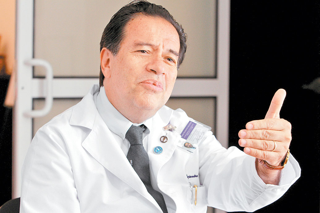 El médico, presente en el congreso realizado en Malasia. (Jorge González)