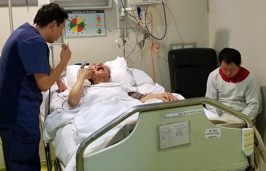 El ex presidente peruano, Alberto Fujimori, está hospitalizado en una clínica. (AFP)