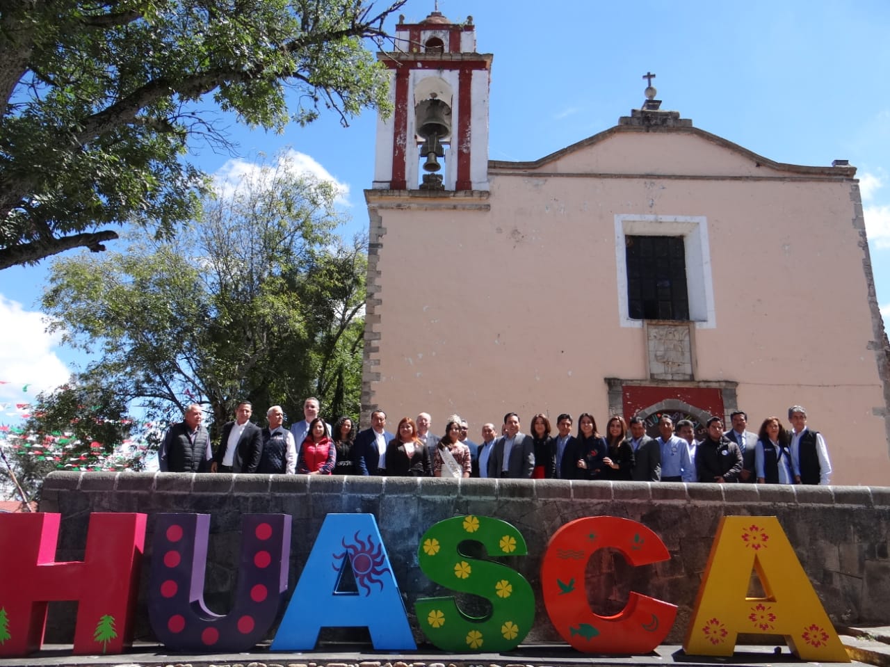 En este  marco se presentó el libro de Pueblos Mágicos. (Cortesía)