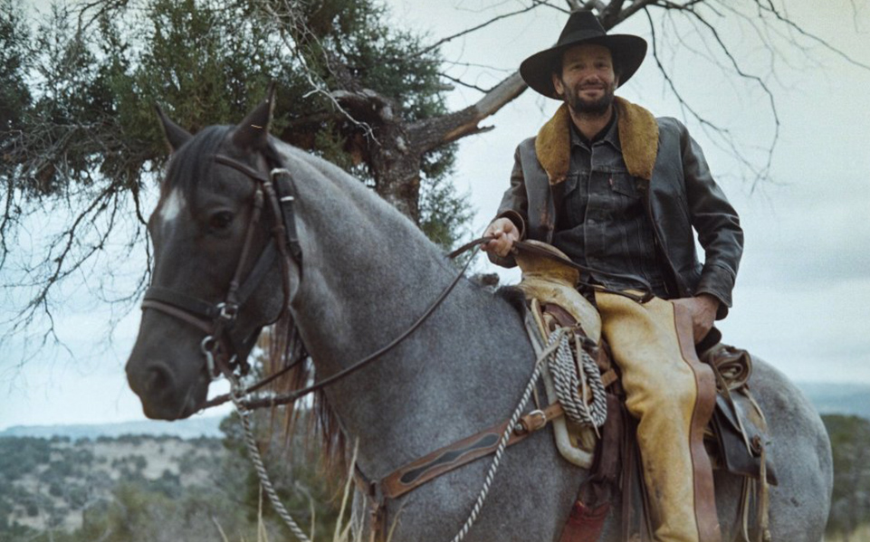 La película tuvo varias versiones hasta que el director encontró que él era el único capaz de interpretar al poeta (Foto: Mantarraya)