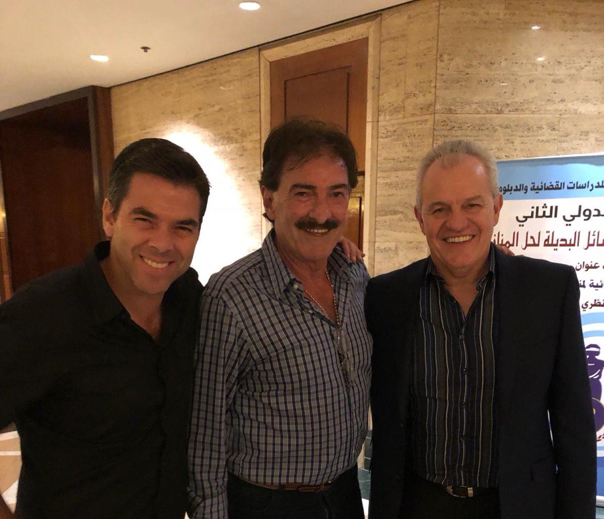 Ricardo La Volpe y Javier Aguirre se reúnen en Egipto (@RicardoLaVolpeG)