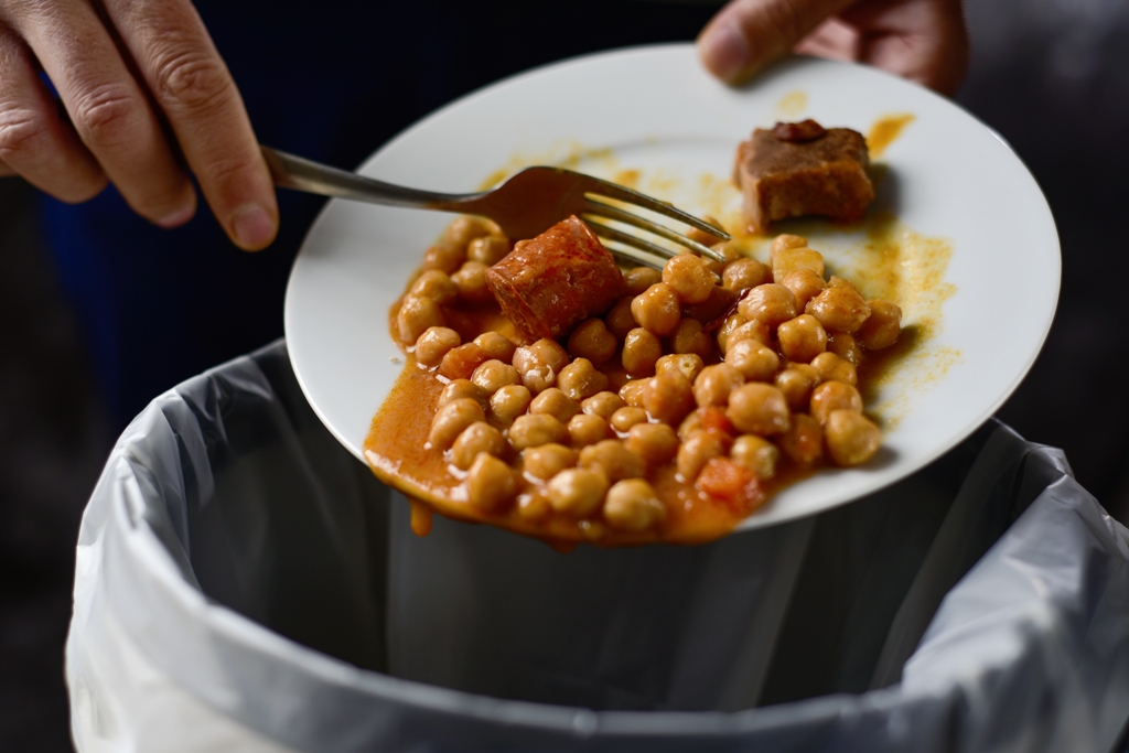 Tenedor-es busca combatir el desperdicio de alimentos. (Shutterstock)