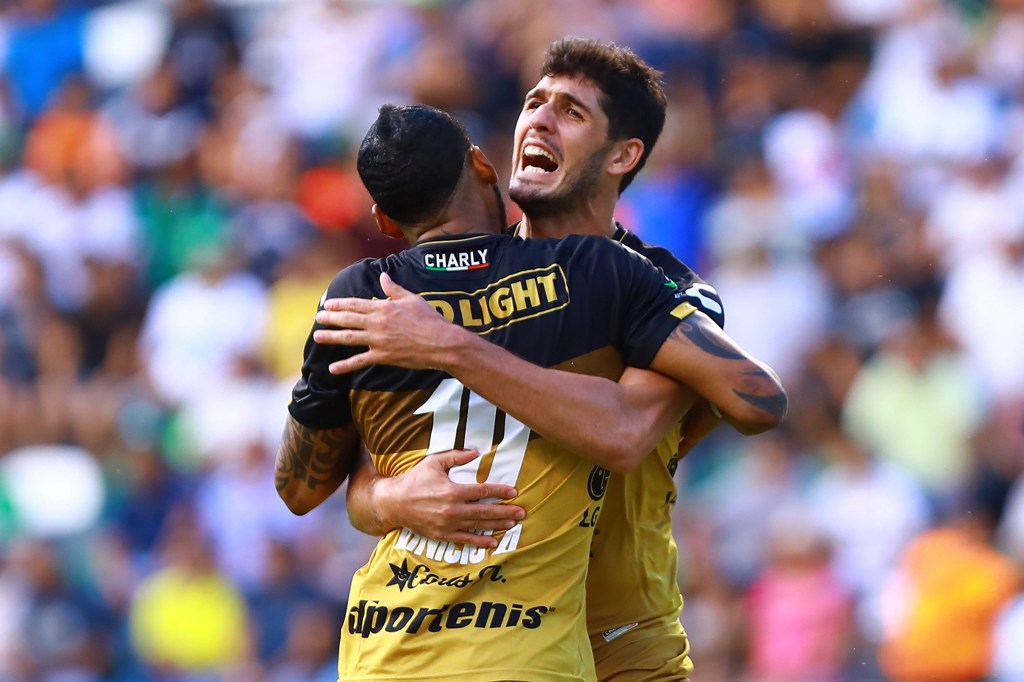 Jugadores de Dorados en festejo de gol (Imago7)