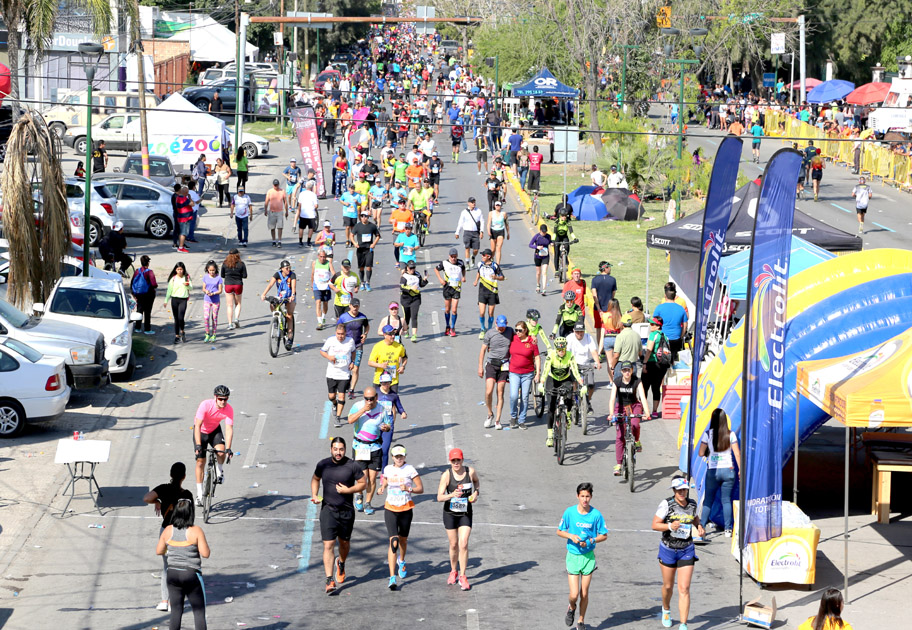 5 mil 800 corredores estarán en la edición 2009 del Maratón Lala. (Martín Piña/Archivo)