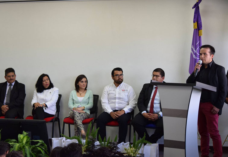 Tres proyectos estudiantiles fueron reconocidos con becas. (Cortesía)