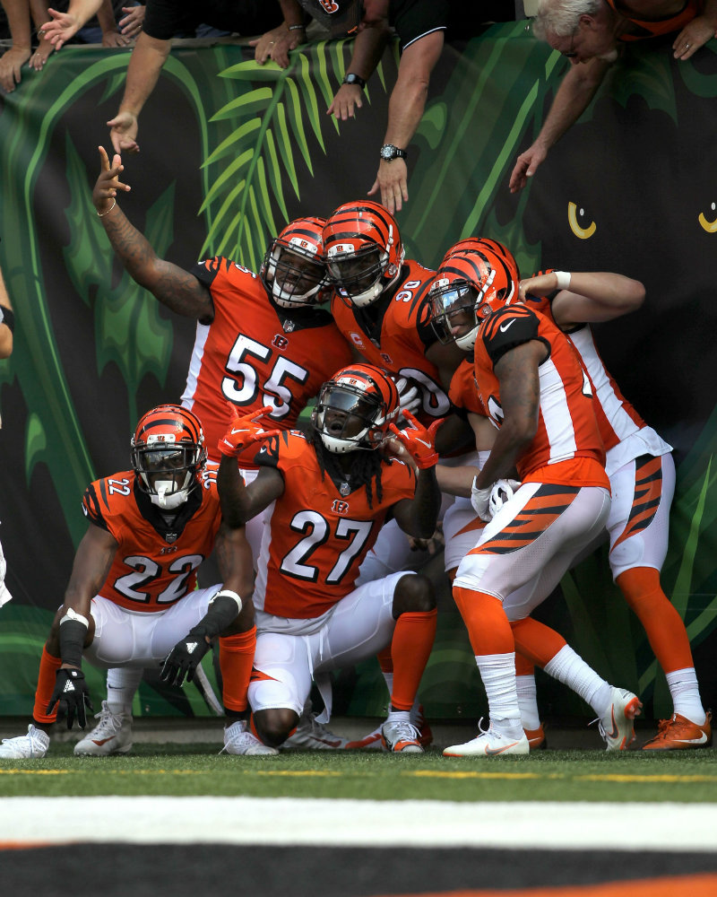 La defensiva de Cincinnati tuvo una actuación determinante en el triunfo sobre Miami (AFP)