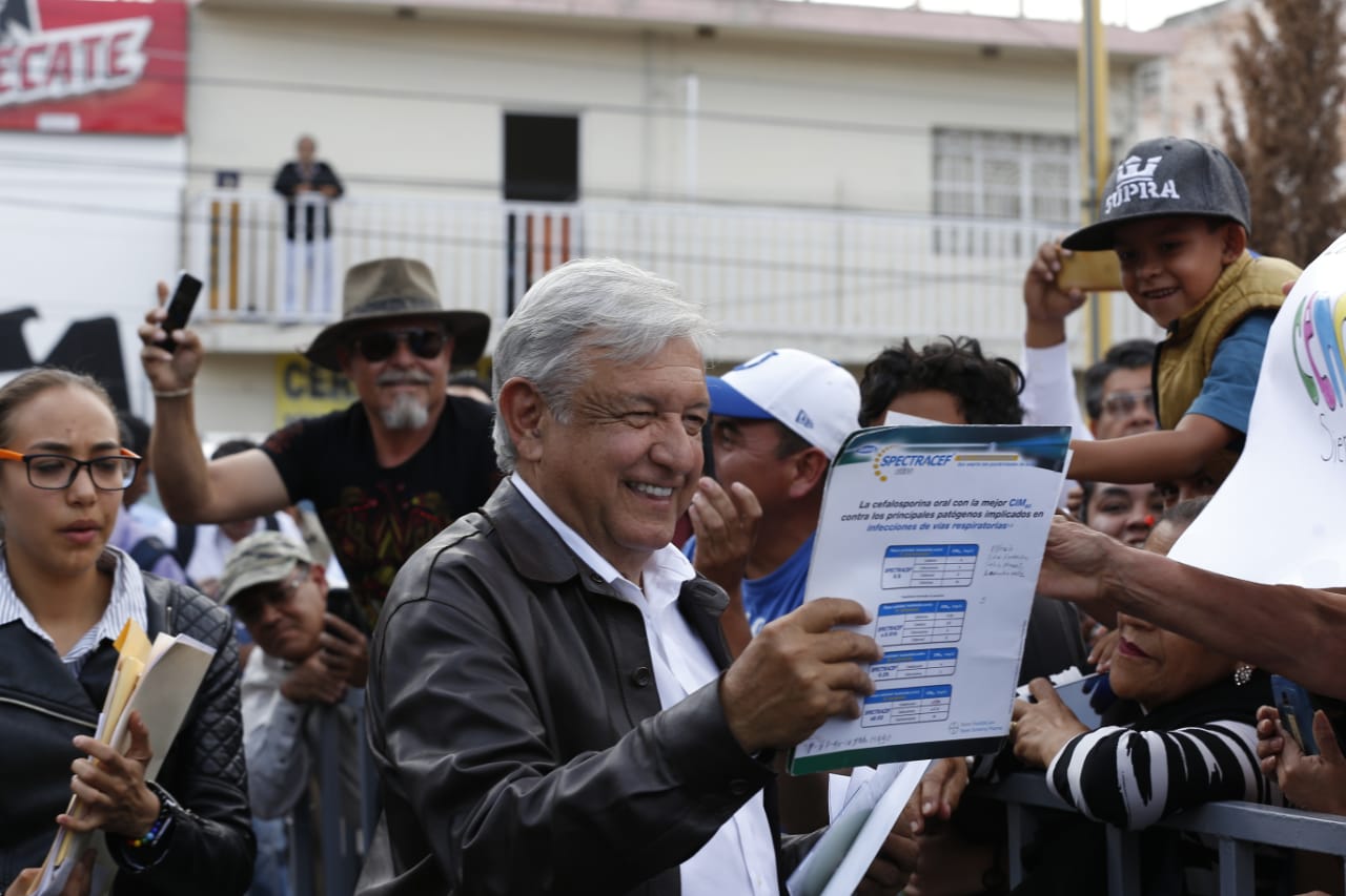 López Obrador afirmó que está bien de salud. (Héctor Téllez | Milenio)