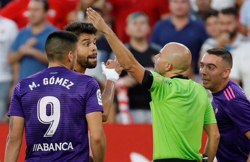 Néstor Araujo fue expulsado (EFE)