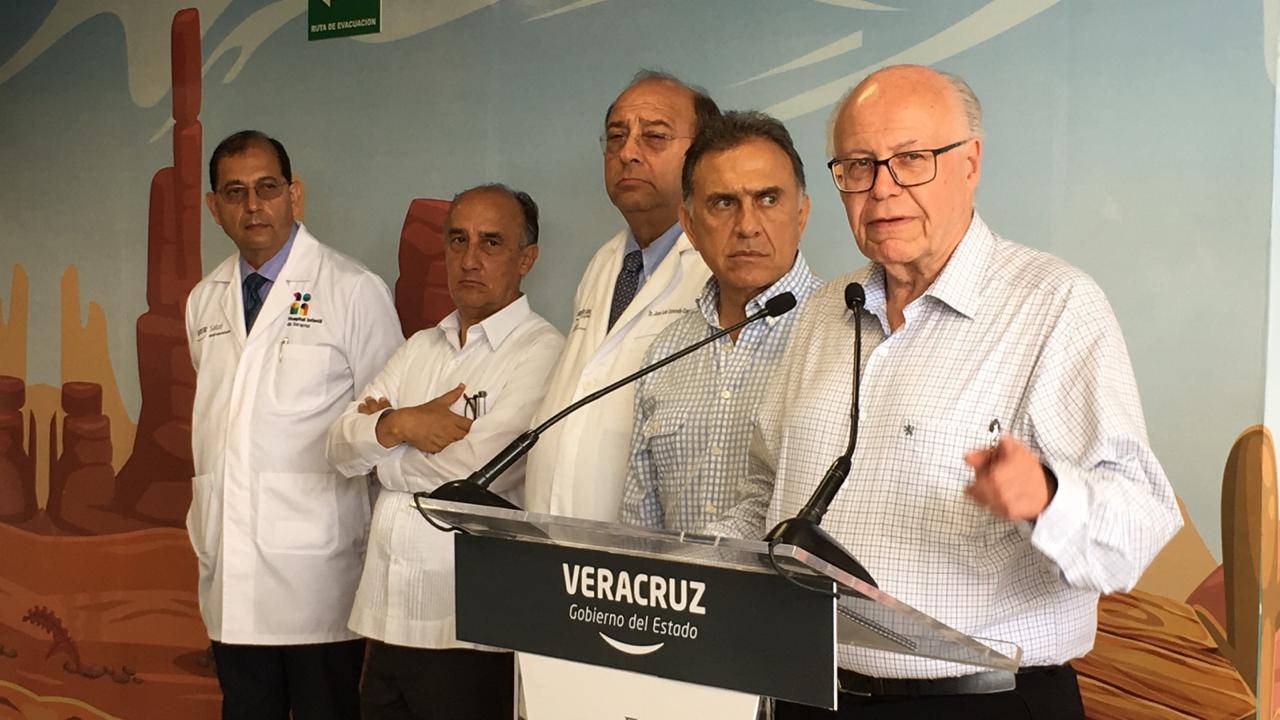 Conferencia de prensa tras recorrer las instalaciones de la Torre Pediátrica en Veracruz. (Isabel Zamudio)