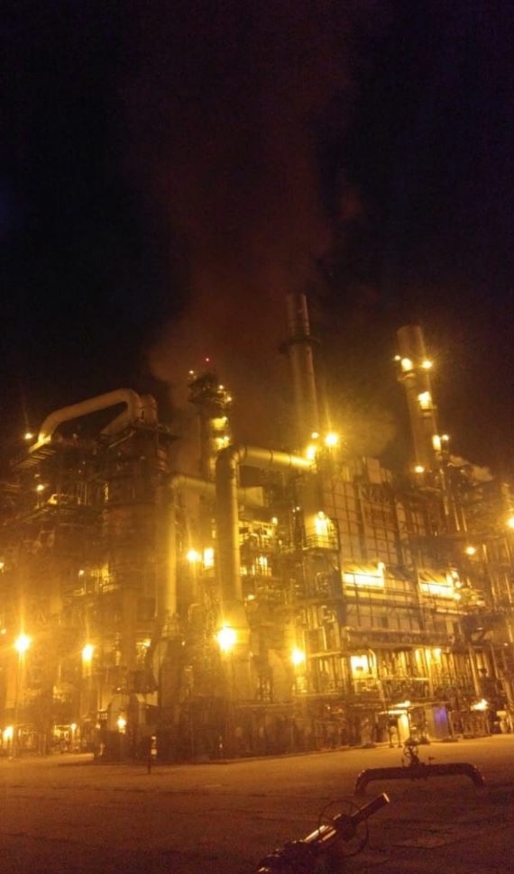 El incendio comenzó en la planta Combinada Maya. (Isabel Zamudio)