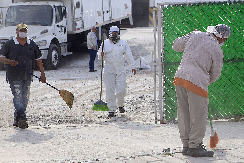 Diez municipios reportaron caída de ceniza (Andrés Lobato)
