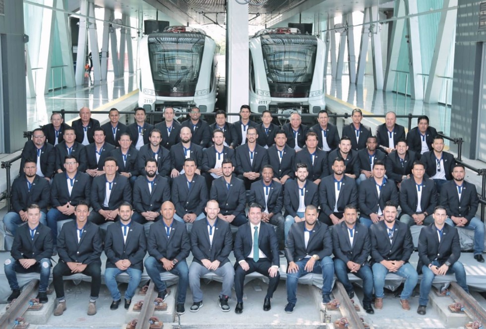La foto oficial se tomó en la estación “Charros” de la Línea 3 del Tren Ligero. (Cortesía)