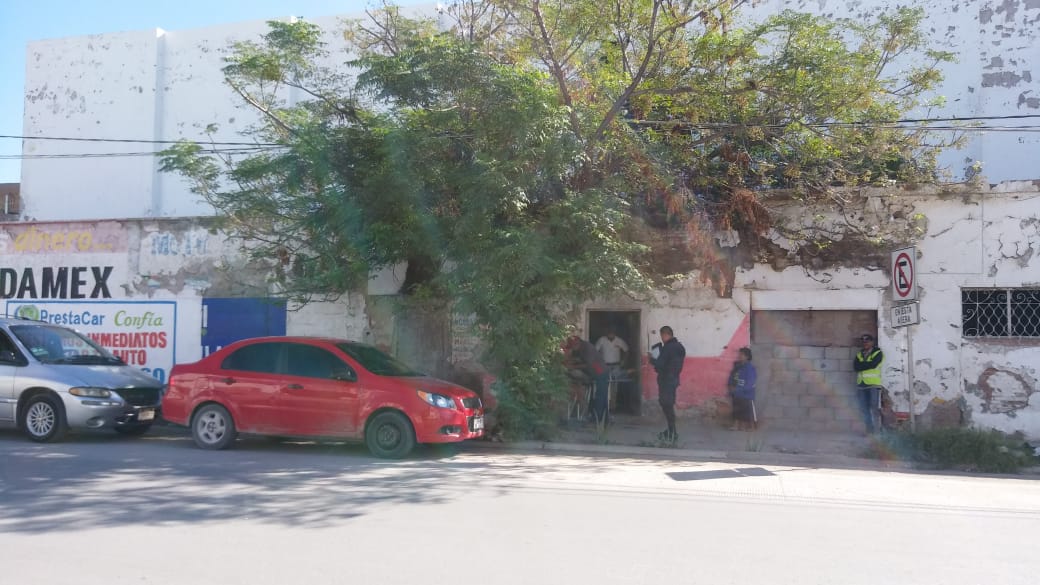 El hombre vivía a la vuelta de la cantina.