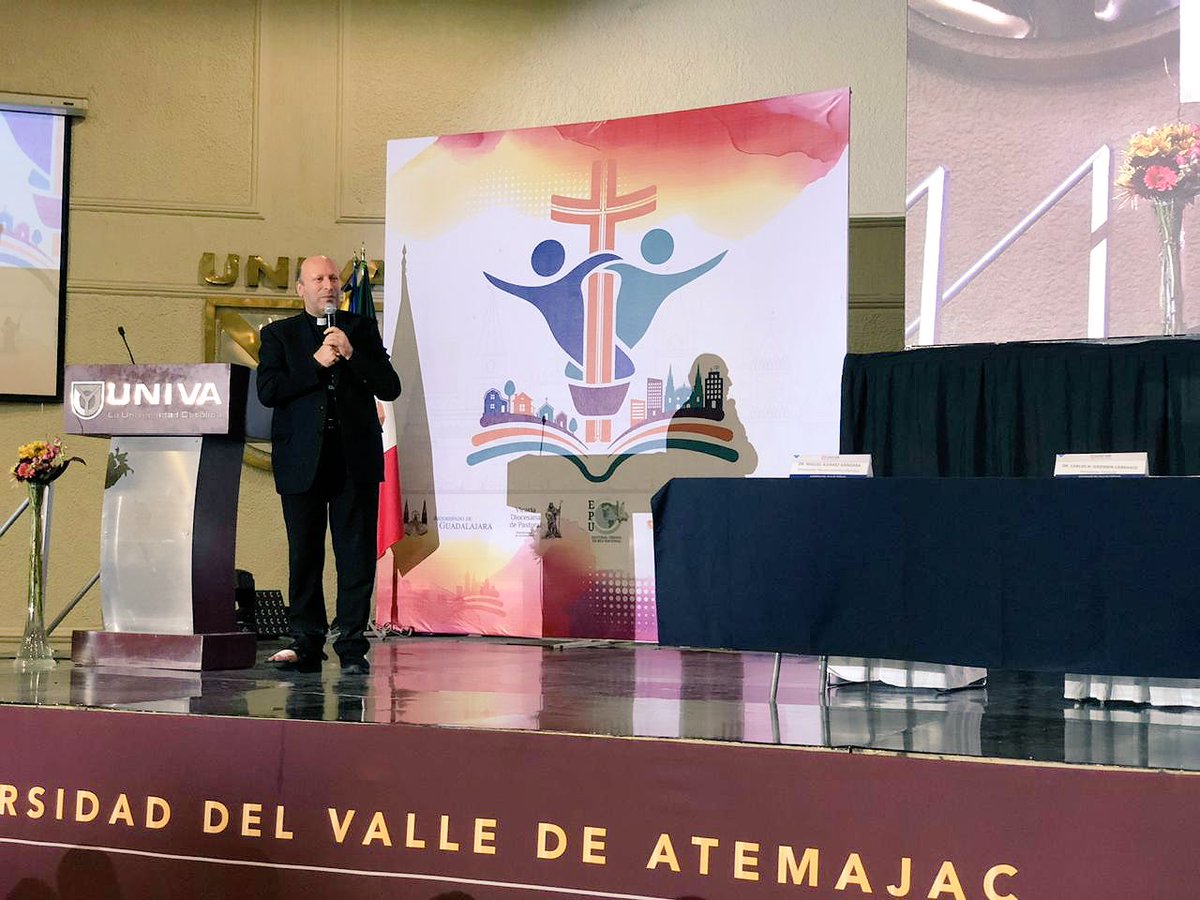 Franco Coppola señaló que uno de los principales retos de la Iglesia es lograr que las parroquias no se conviertan en oficinas. (Cortesía)