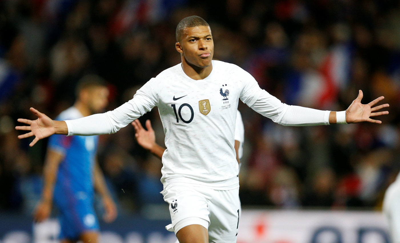 Mbappe tuvo una actuación destacada, misma que evitó la caída de su selección ante Islandia (Reuters)