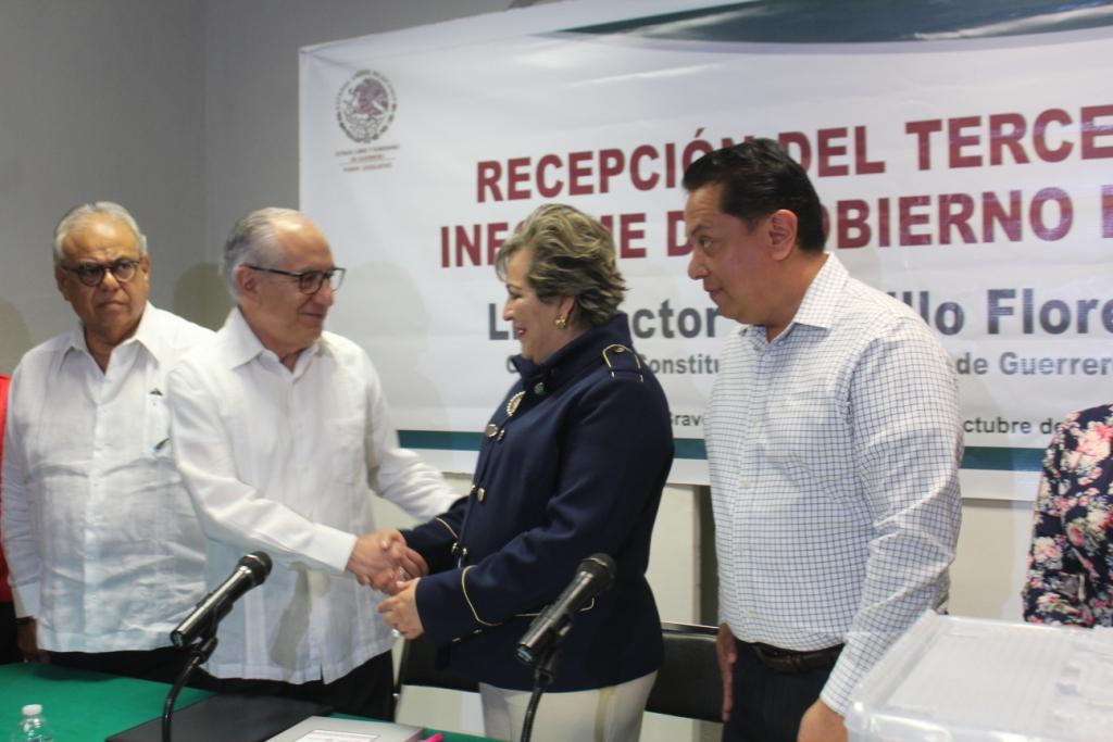 El secretario de Gobierno entregó el documento a la Mesa Directiva del Congreso.