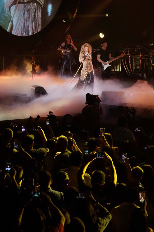 Shakira cumpló a sus fans (Foto: Facebook)