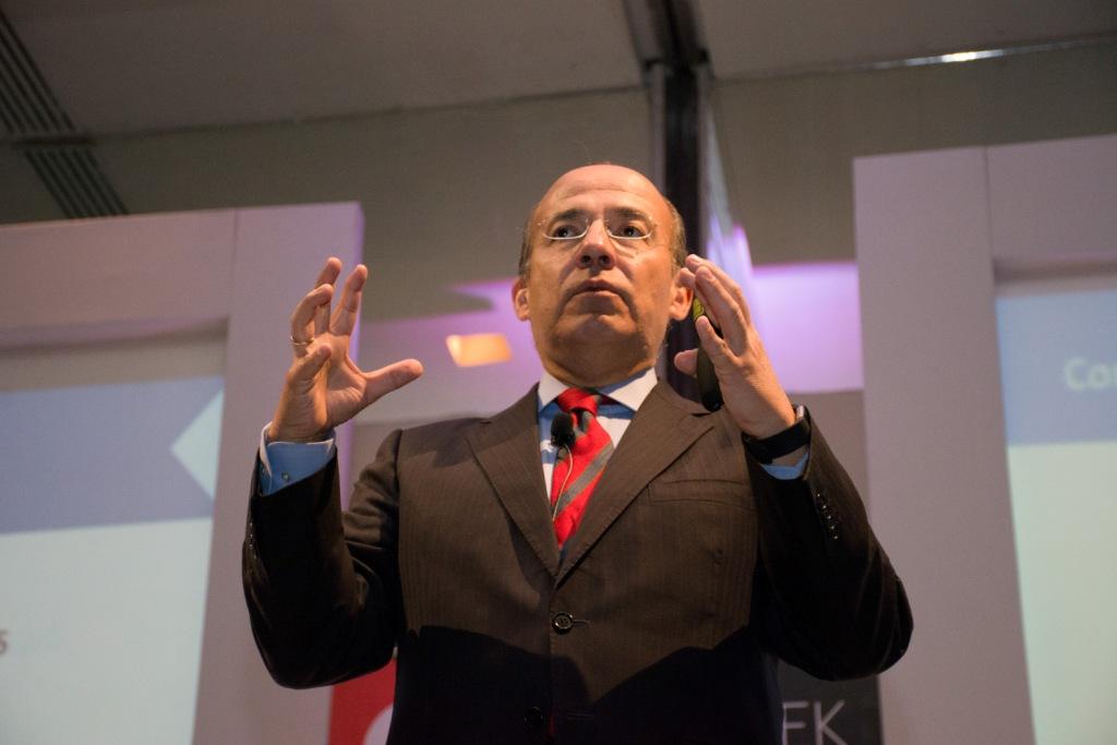 El presidente Felipe Calderón comentó que el candidato a dirigir el PAN traiciona a Ricardo Anaya. (Cuartoscuro)