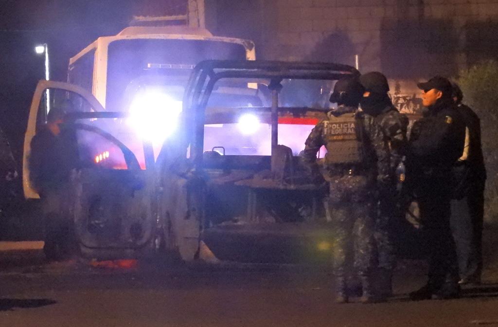 Queman vehículo de la Gendarmería. (Agencia Enfoque)