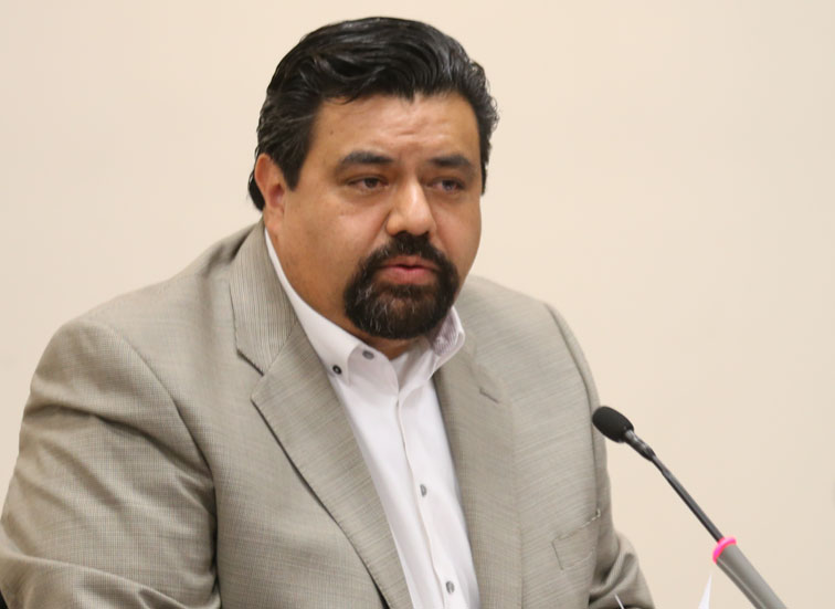Augusto Hernández consideró que eliminar plaza se debió consultar. (Jorge Sánchez)