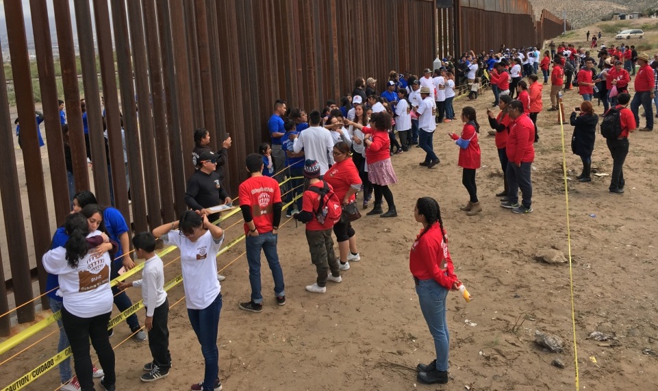 Los migrantes pudieron reencontrarse con sus familias. (Juan José García Amaro)