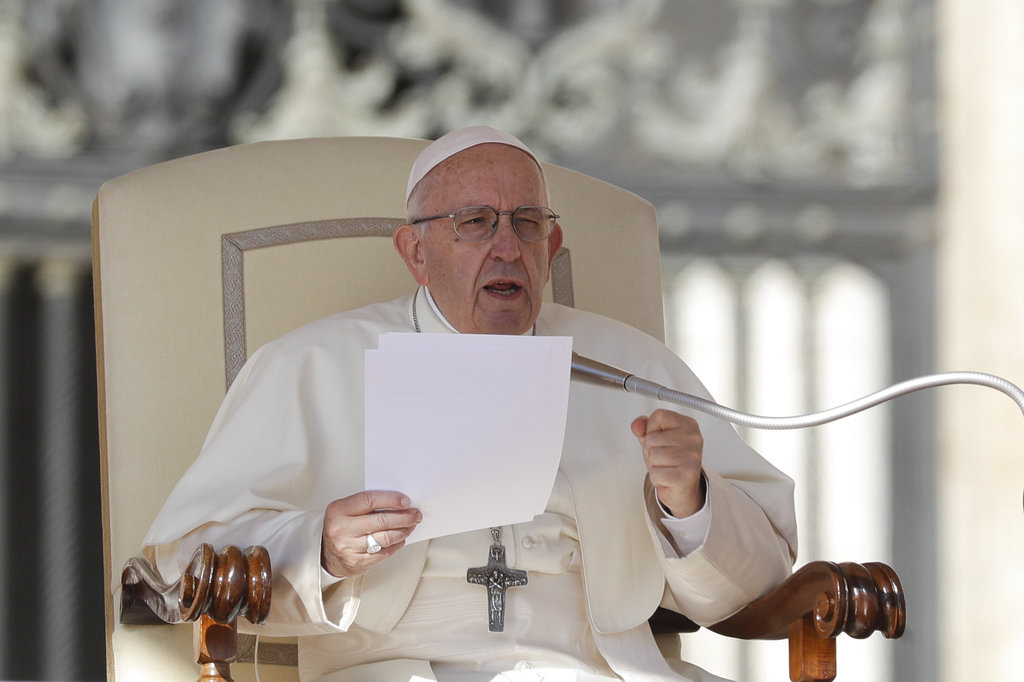El papa Francisco expulsó a dos sacerdotes chilenos acusados de abuso sexual. (AP)
