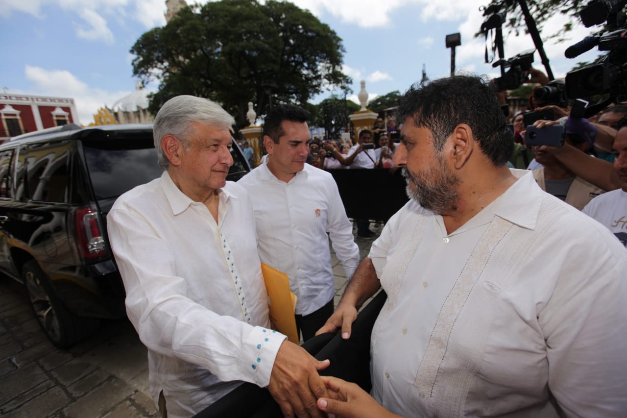 El presidente electo propuso que sólo trabajadores de confianza cambiarán su lugar de trabajo. (Omar Franco)