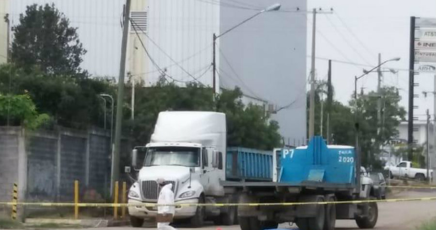 La zona fue acordonada por las autoridades que ya investigan el accidente. (Foto: Agustín Martinez)