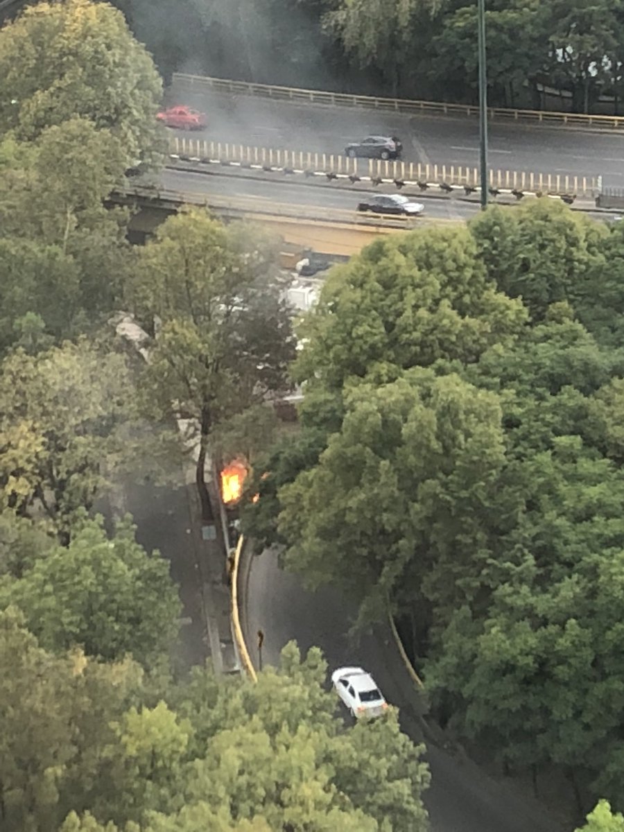 El incendio fue reportado por usuarios. (Twitter: @polalde)