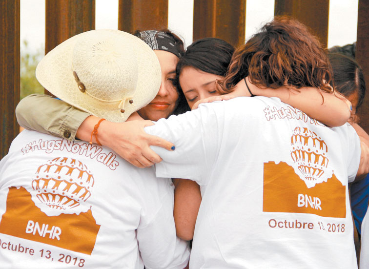 Encuentro organizado por defensores de migrantes. (AFP)