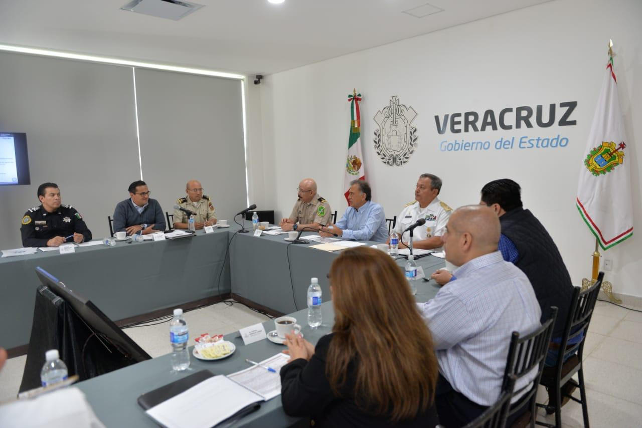 El gobernador en su reunión con el grupo de coordinación sobre seguridad pública. (Cuartoscuro)