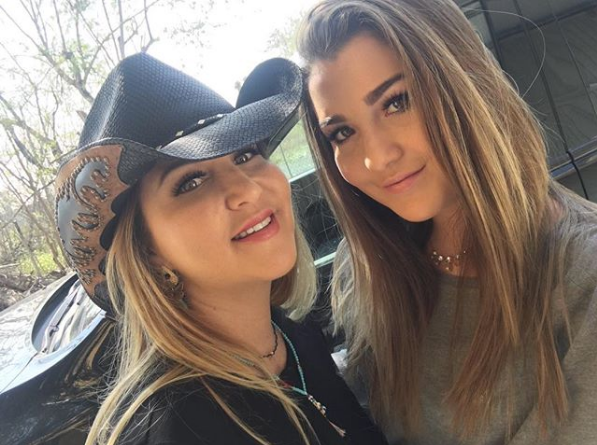 Alicia Villarreal y su hija Melanie Carmona (Foto: Instagram)