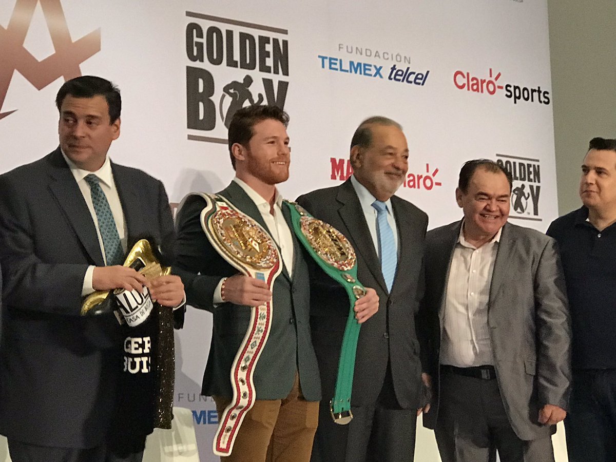 'Canelo' recibió sus cinturones por parte del CMB (@WBCBoxing)