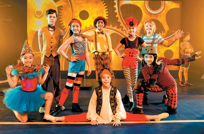 Los pequeños sueñan con formar parte de una escuela de alto rendimiento para preparar artistas de circo.