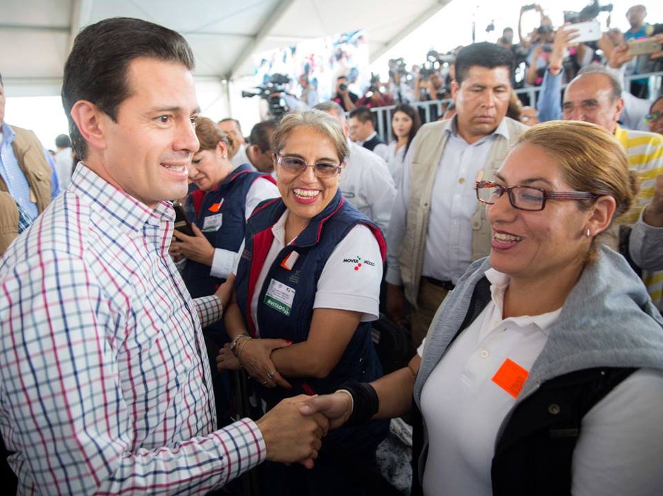 El Presidente  durante inauguró la segunda etapa de la carretera Sahuayo-Jiquilpan (Facebook Enrique Peña Nieto)