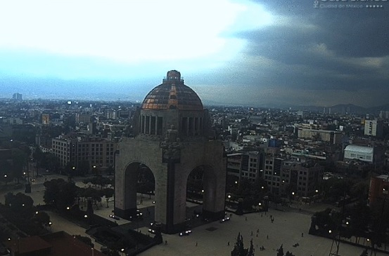 En la Ciudad de México llueve en 13 alcaldías, de acuerdo con Protección Civil de la CdMx. (@webcamsdemexico)