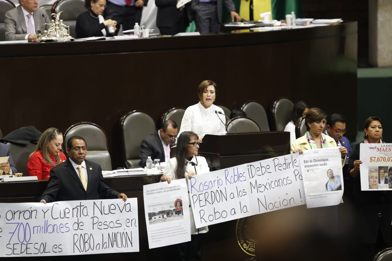 Diputados protestaron durante la comparecencia de Rosario Robles (Héctor Téllez)