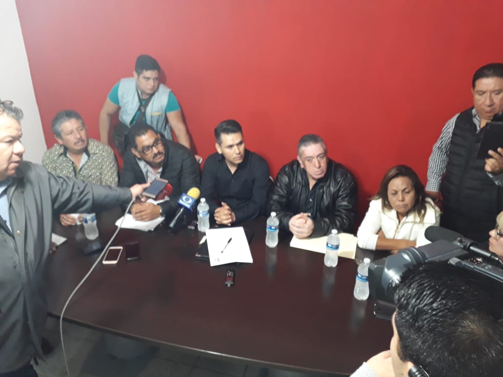 Integrantes del Sindicato Único de Empleados y Trabajadores al Servicio del Ayuntamiento de Torreón. (Brenda Alcalá)