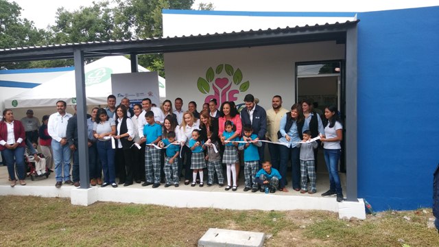 Mariana Gómez de García Cabeza de Vaca presidenta del DIF en Tamaulipas estuvo en Altamira (Jesús Alberto García)