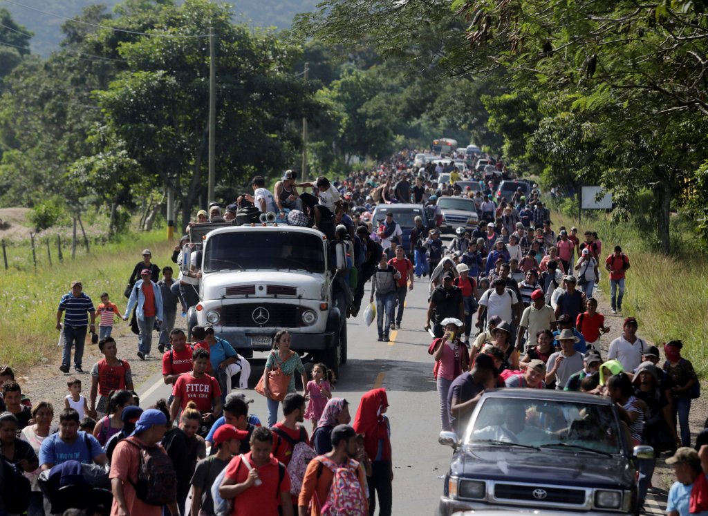 Según organismos humanitarios, entre 100 y 150 hondureños abandonan a diario su país. Reuters