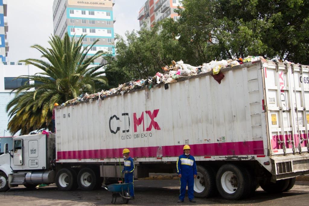 Sheinbaum prometió reducir los costos del tratamiento de la basura durante su gira de agradecimiento por Azcapotzalco. (Cuartoscuro)
