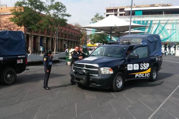 El bebé falleció en brazos de sus padres en la plaza Garibaldi. (César Velázquez)