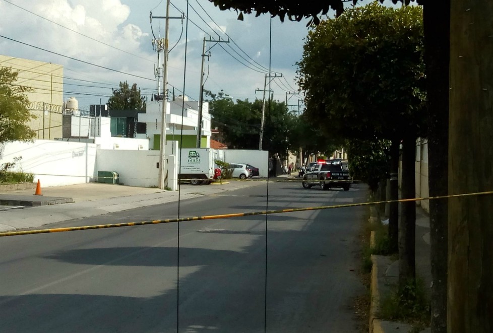 El crimen ocurrió en el cruce de las calles Iris y Aldama. (Jorge Martínez)