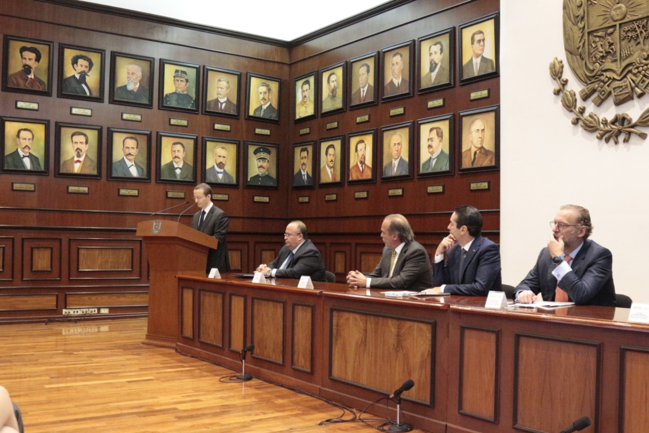 Durante la presentación del proyecto estuvieron presentes autoridades de Querétaro y directivos de Milenium. (Foto: Especial)