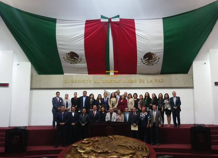 A la tribuna subieron también María Luisa Pérez y Asael Hernández. (Cortesía)