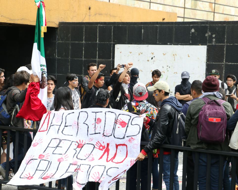 Los alumnos del CCH Naucalpan marcharon hacia Rectoría de Ciudad Universitaria para exigir justicia. (Cuartoscuro)