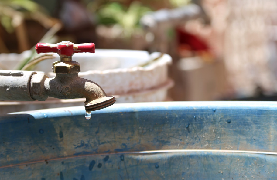 En la colonia Senderos reportaron concentraciones superiores a los 90 microgramos de arsénico en el agua. (Milenio Digital)