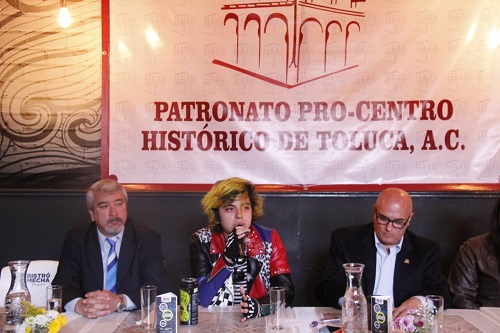 Conferencia. (Claudia Aguilar)