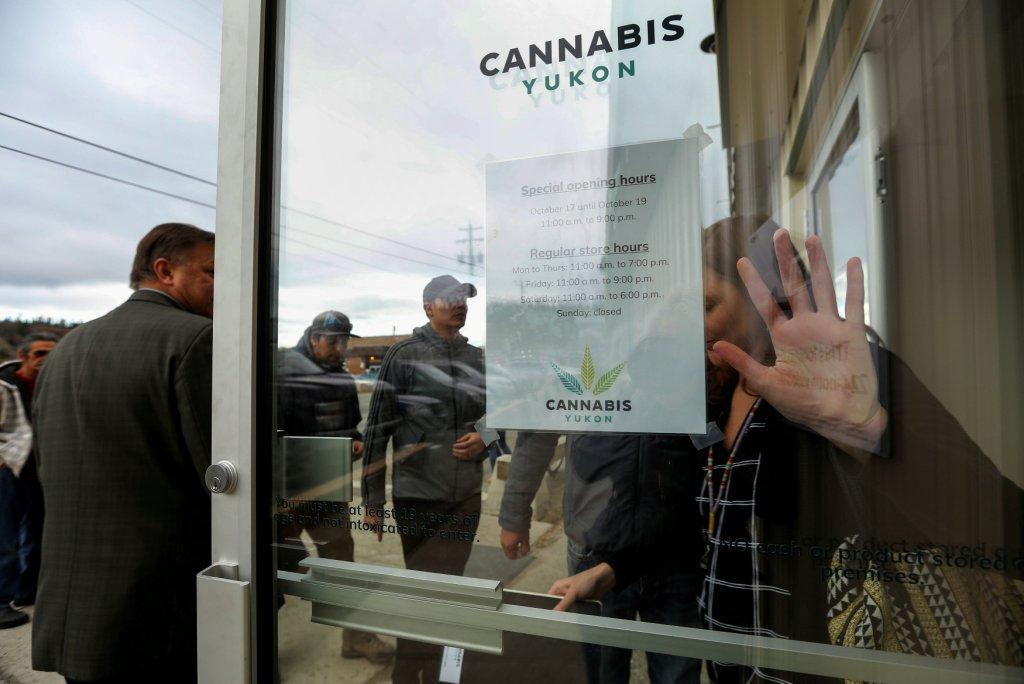 Se espera que las ventas legales de cannabis impulsen la economía en 1.1 mil millones de dólares. Reuters